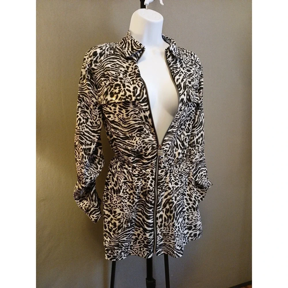 Michael Kors Women's Inverted Graphic Collared Top Black/White Animal Print Sm‎